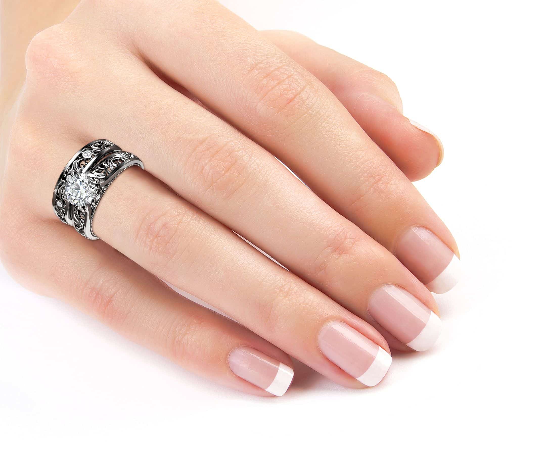 Round Vintage Lab Diamond So;itare Ring